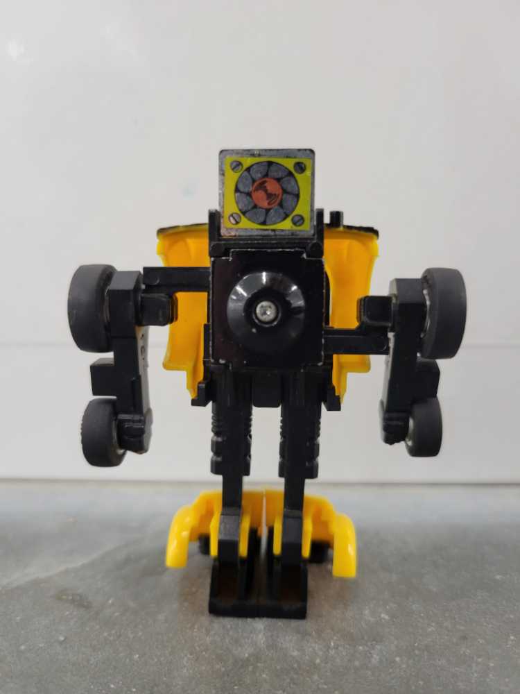Bumblebee 1st Yellow Robot Mode Minibot Mini Bot - Hasbro (1984) action figure collectible - Main Image 4