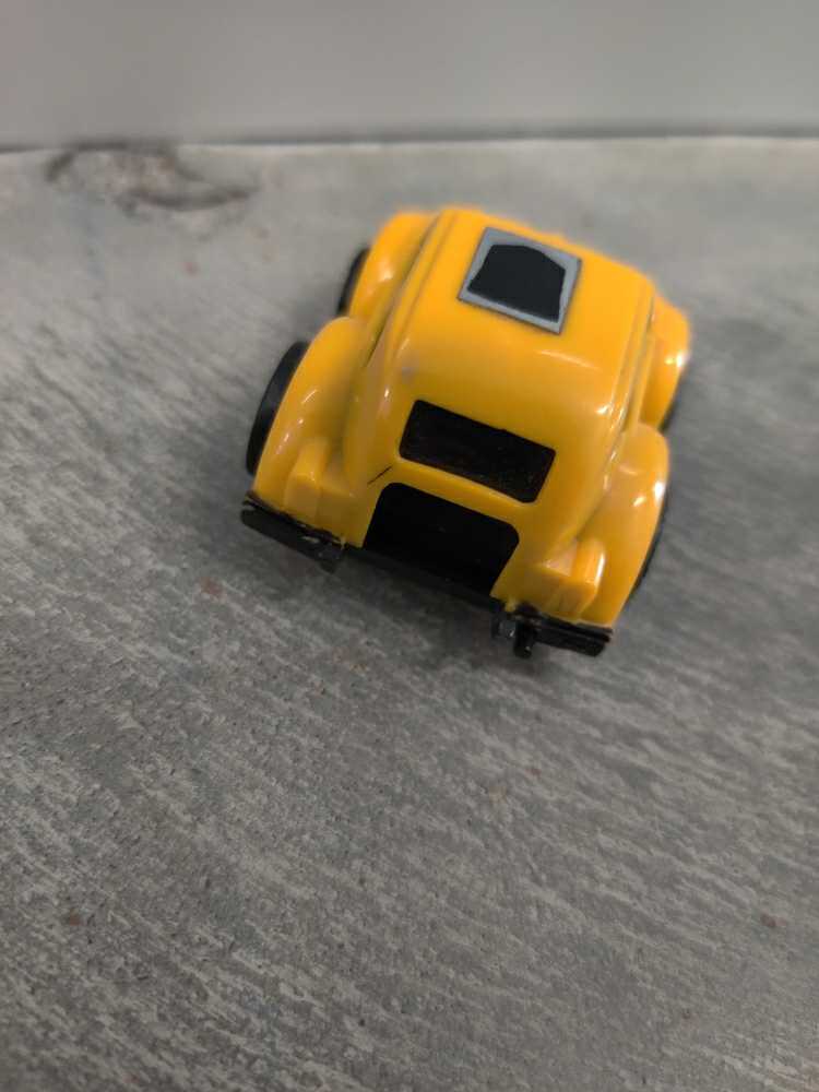Bumblebee 2nd Yellow Vehicle Mode Minibot Mini Bot - Hasbro (1984) action figure collectible - Main Image 2