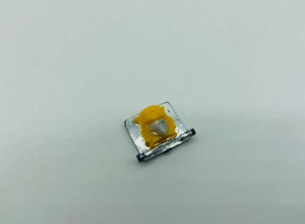 Bumblebee 2nd Yellow Vehicle Mode Minibot Mini Bot - Hasbro (1984) action figure collectible - Main Image 3