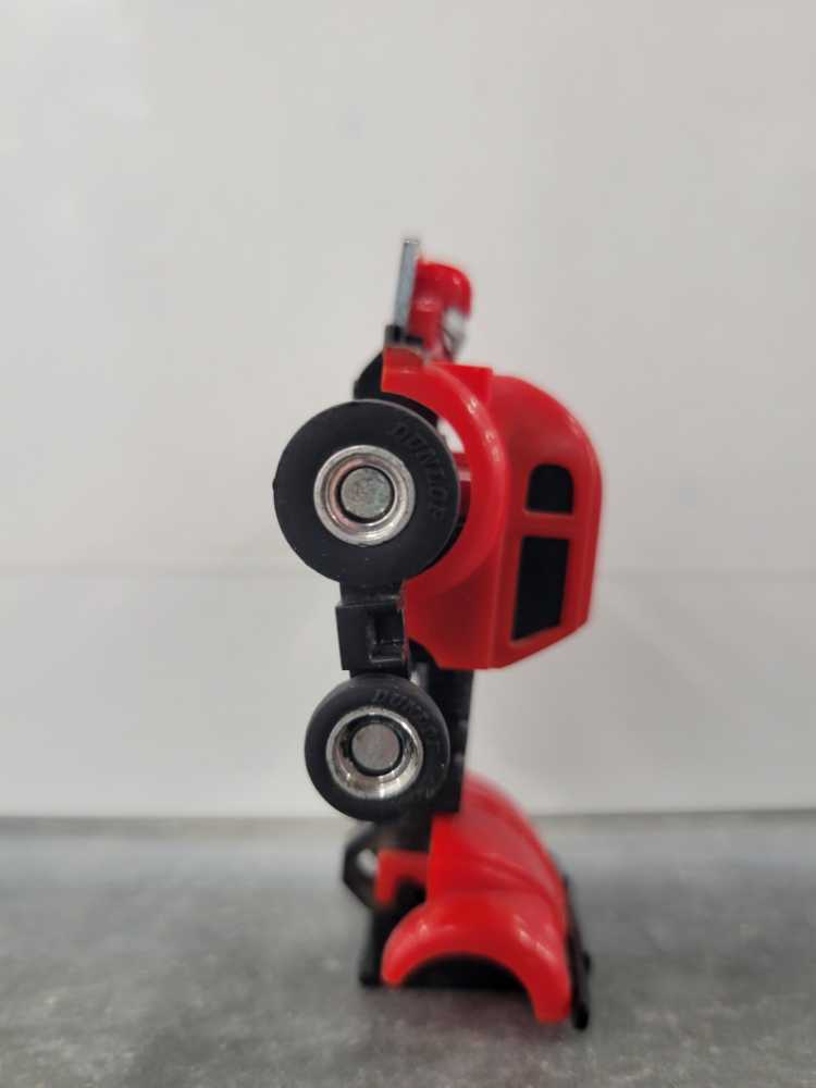 Transformers G1 Bumblebee 1st Red G1 - Hasbro (1984) action figure collectible - Main Image 3