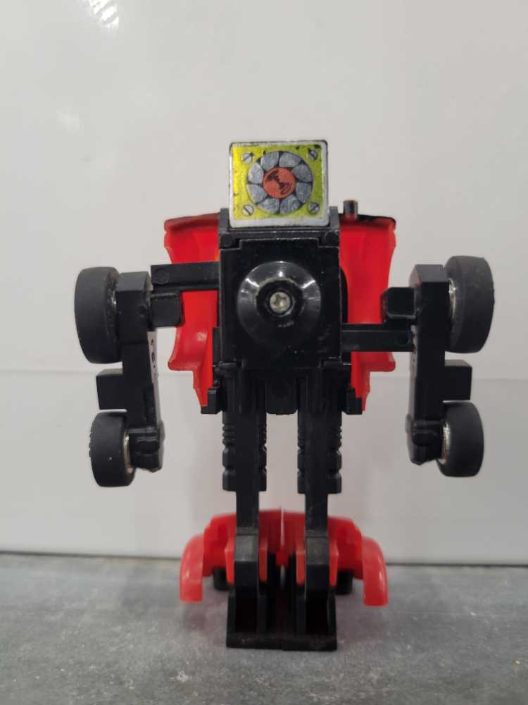 Transformers G1 Bumblebee 1st Red G1 - Hasbro (1984) action figure collectible - Main Image 4