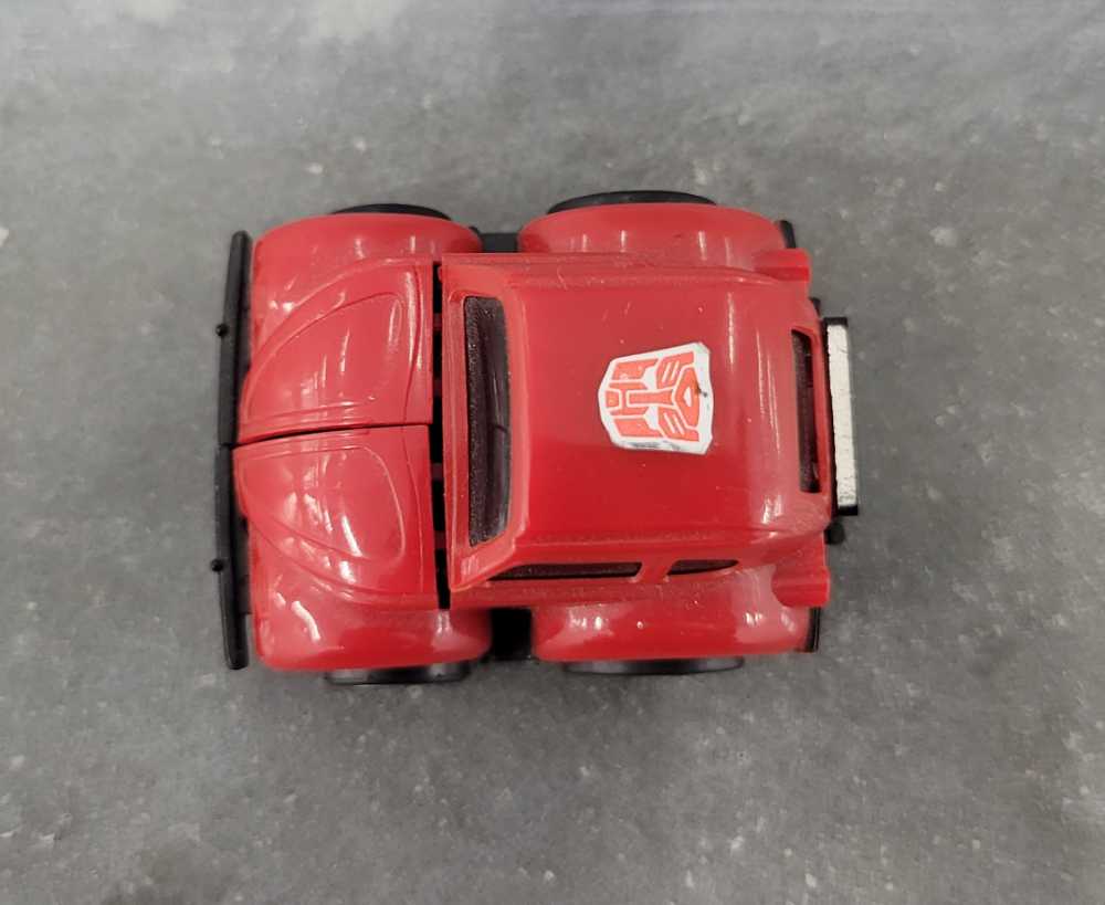 Bumblebee 2nd Red Vehicle Mode Minibot Mini Bot - Hasbro (1984) action figure collectible - Main Image 2