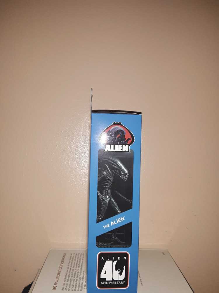 Alien 40th Anniversary: The Alien - Neca (Alien) action figure collectible [Barcode 634482517055] - Main Image 3