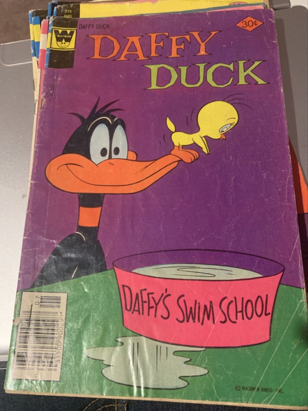 Gold Key Daffy Duck Comic Book  action figure collectible [Barcode 033500900297] - Main Image 2