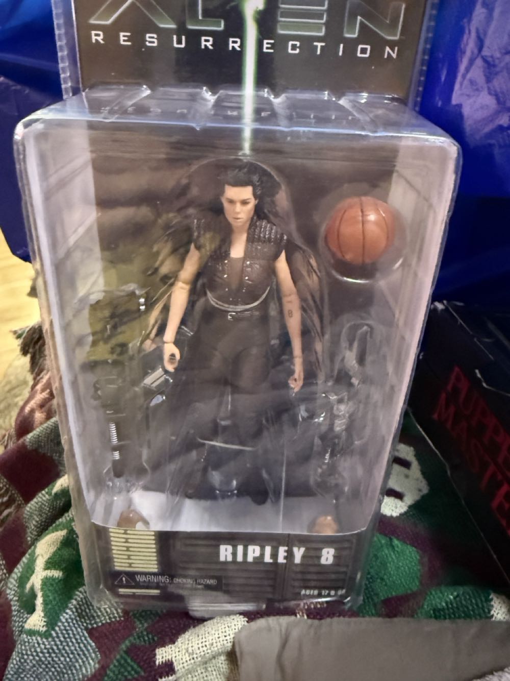 Ripley 8 - Neca (Alien) action figure collectible [Barcode 634482516539] - Main Image 3