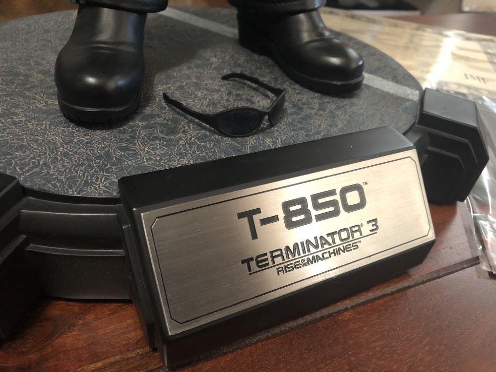 T-850 - McFarlane Toys (Terminator 3: Rise Of The Machines) action figure collectible - Main Image 2