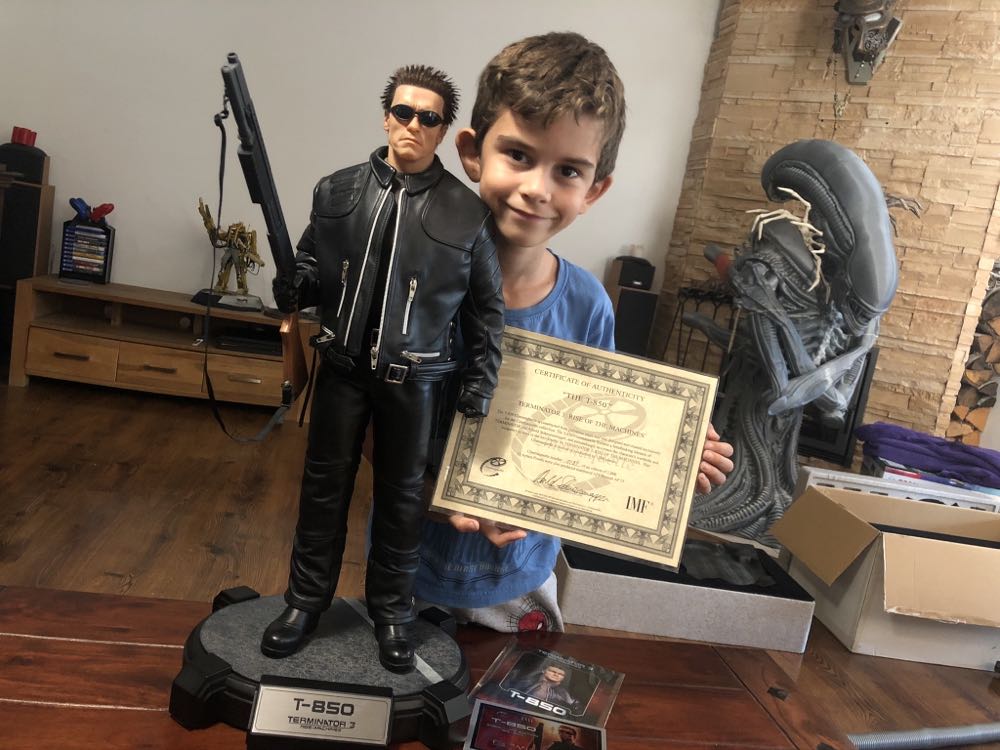 T-850 - McFarlane Toys (Terminator 3: Rise Of The Machines) action figure collectible - Main Image 3