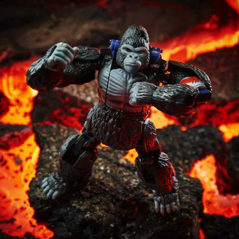Bumblebee Transformers Kingdom War For Cybertron Optimus Primal - Takara Tomy (Transformers Kingdom) action figure collectible [Barcode 5010993766987] - Main Image 4