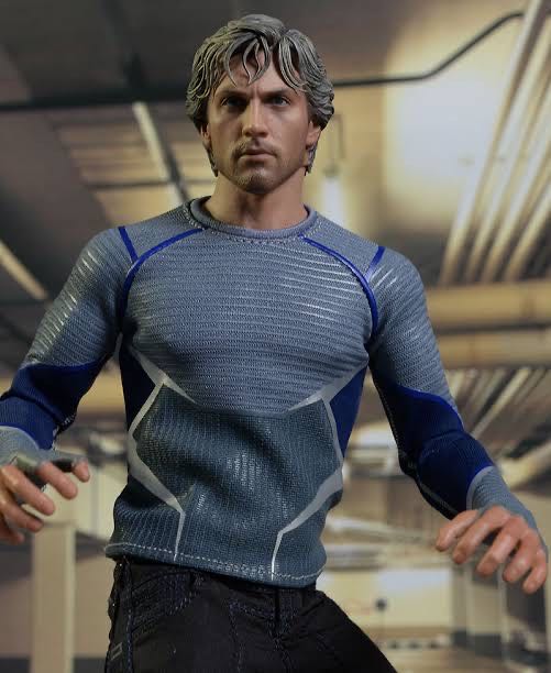 Quicksilver - Hot Toys (Avengers Age Of Ultron) action figure collectible [Barcode 4897011177236] - Main Image 2