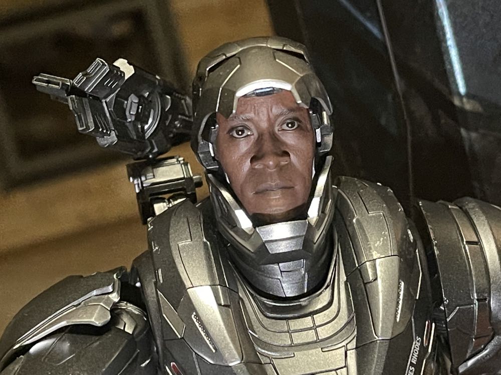 War Machine Endgame Hot Toys MMS 530 D31 - Hot Toys (War Machine) action figure collectible [Barcode 4895228600110] - Main Image 2