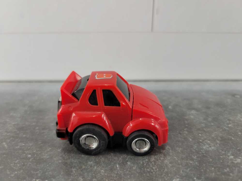Cliffjumper 2nd Red Vehicle Mode Minibot Mini Bot - Hasbro (1984) action figure collectible - Main Image 3
