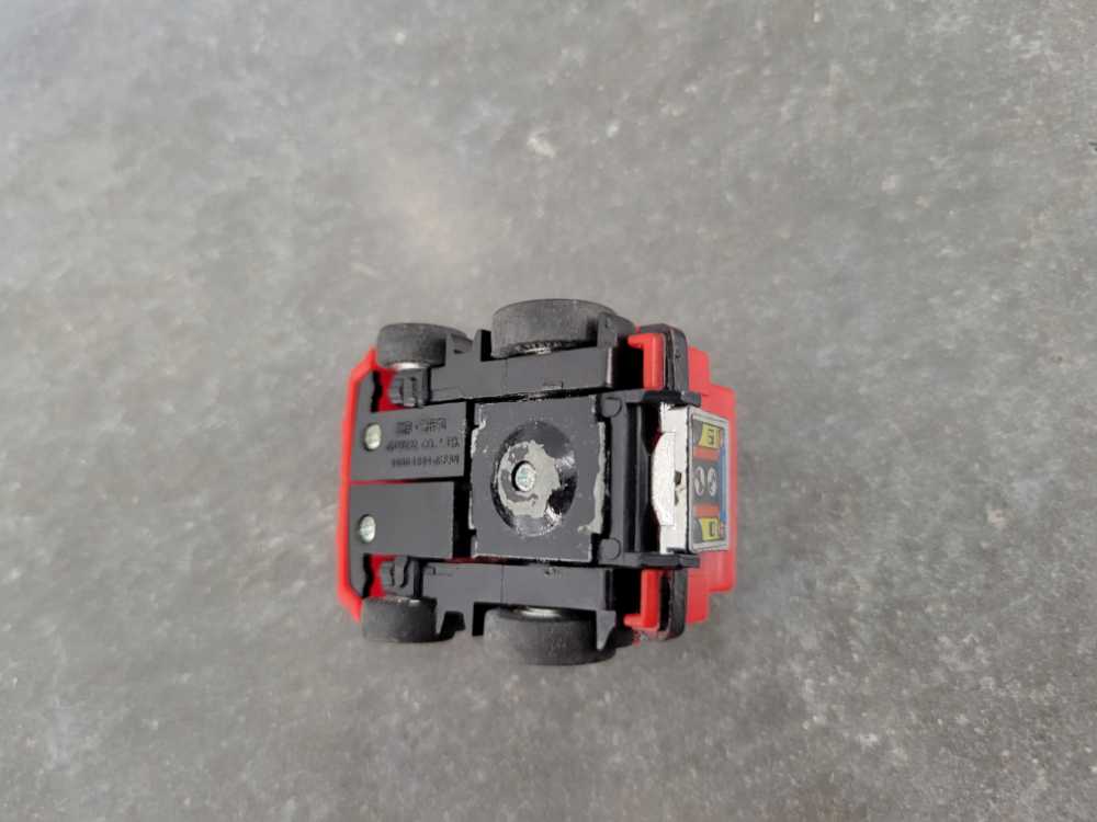 Cliffjumper 2nd Red Vehicle Mode Minibot Mini Bot - Hasbro (1984) action figure collectible - Main Image 4