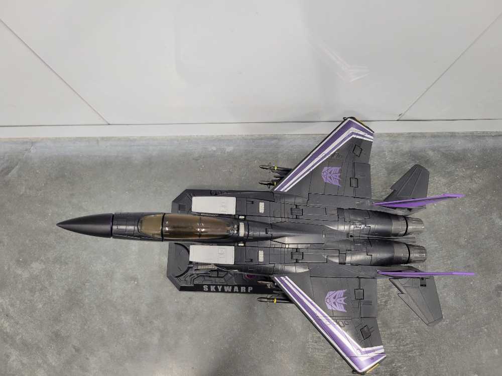 Skywarp Jet Mode Wal-Mart  - Hasbro (Masterpiece Large Scale) action figure collectible - Main Image 2