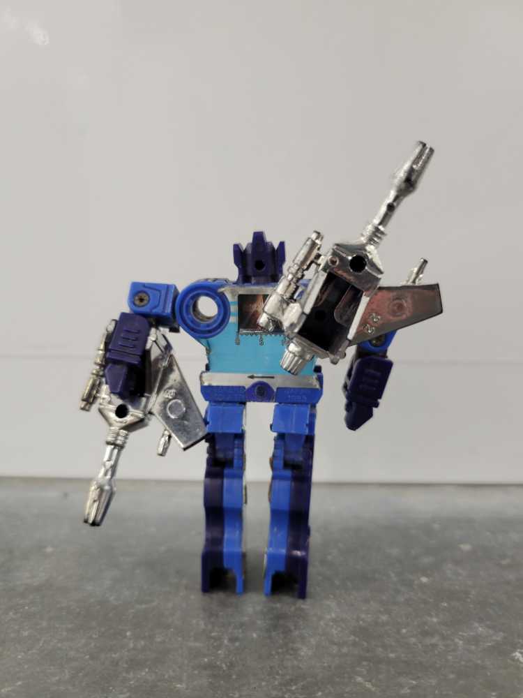 Frenzy 2nd Pre Rub Robot Mode Cassette  - Hasbro (1984) action figure collectible - Main Image 4