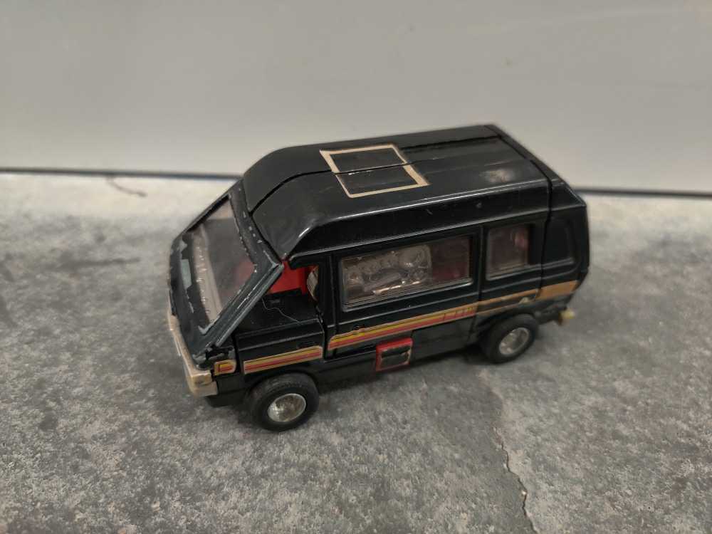 Ironhide (Black) - Takara (Diaclone) action figure collectible - Main Image 3