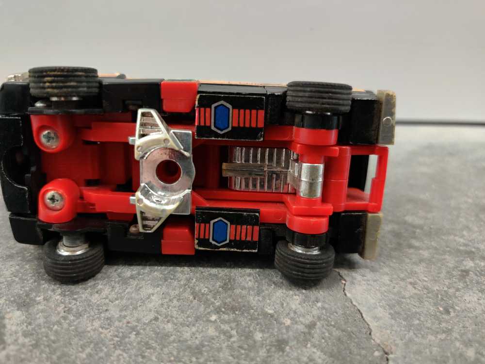 Ironhide (Black) - Takara (Diaclone) action figure collectible - Main Image 4