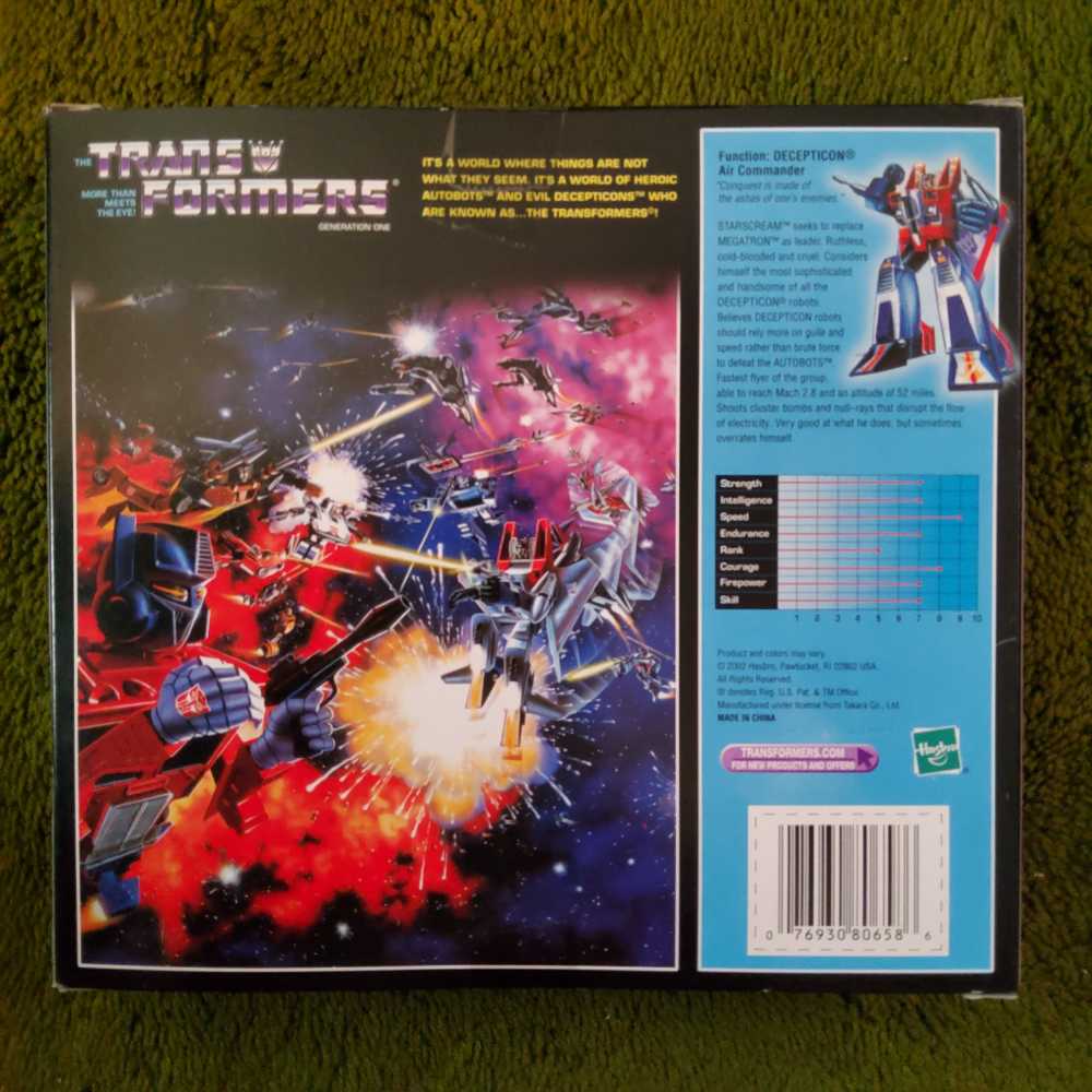 Starscream Commemorative Series Reissue - Hasbro (The Transformers) action figure collectible [Barcode 076930806586] - Main Image 2