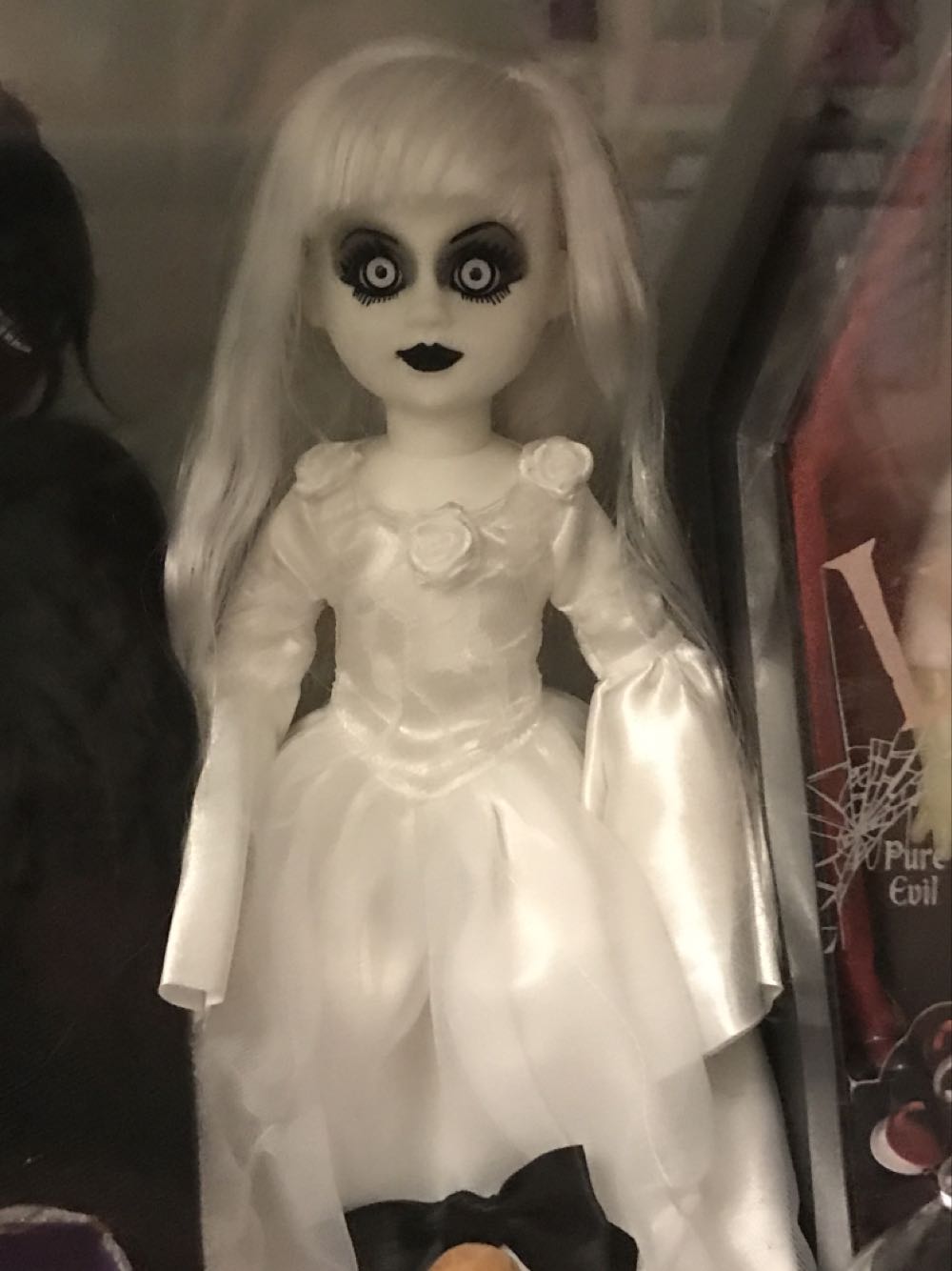 Beauty And The Beast - Mezco Toyz (Scary Tales) action figure collectible [Barcode 696198950656] - Main Image 2