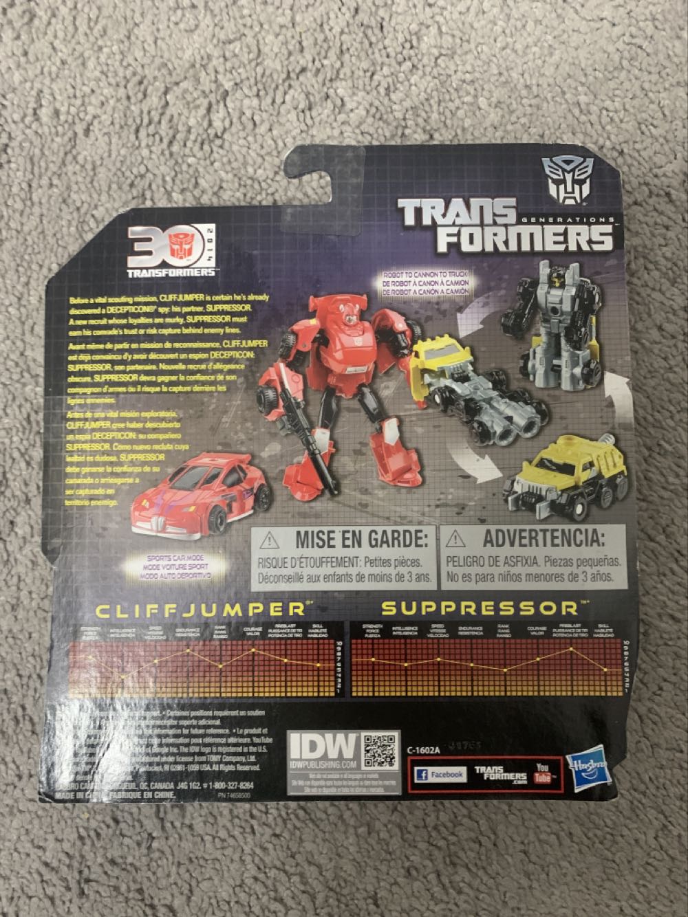 Transformers Generations Cliffjumper & Suppressor  action figure collectible [Barcode 653569976974] - Main Image 2