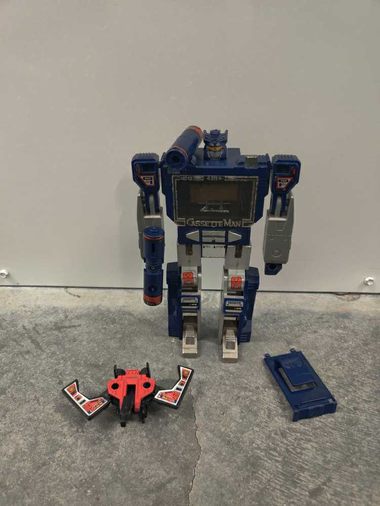 Cassette Man - Shiantai (Micro Man) action figure collectible - Main Image 2