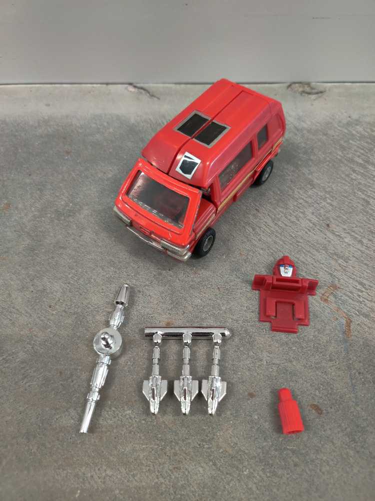 Ironhide Vehicle Mode 1984 Cars - Hasbro (1984) action figure collectible - Main Image 2