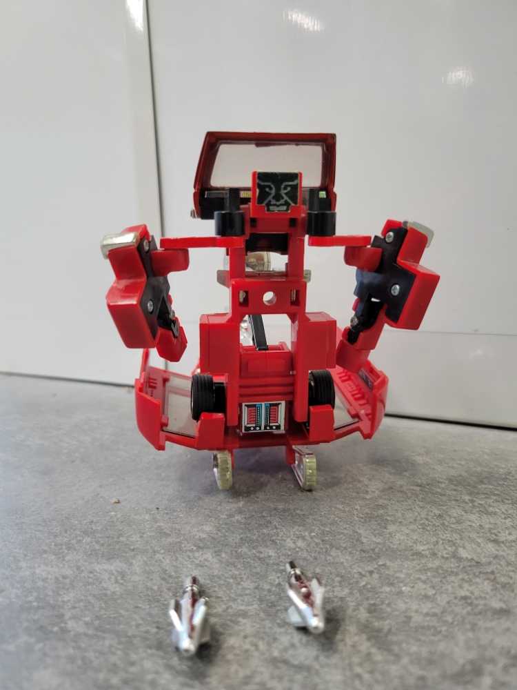 Ironhide Vehicle Mode 1984 Cars - Hasbro (1984) action figure collectible - Main Image 4