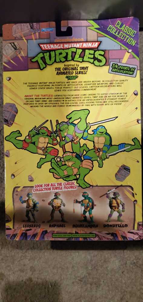 Playmates Toys Classic Collection Teenage Mutant Ninja Turtles Raphael - Playmates Toys (Teenage Mutant Ninja Turtles) action figure collectible [Barcode 043377910831] - Main Image 2