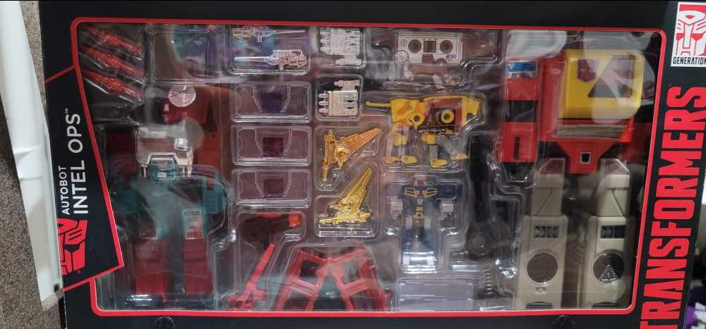 Transformers Platinum Edition Intel Ops  action figure collectible - Main Image 2