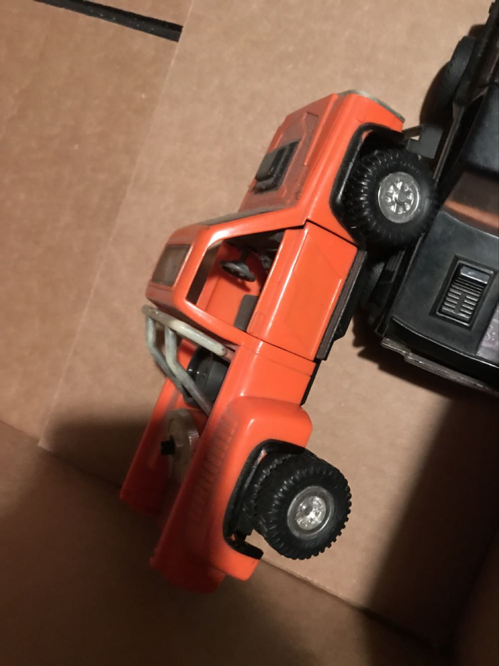 Borderlands 3: Claptrap (Distressed) Vinyl Figure