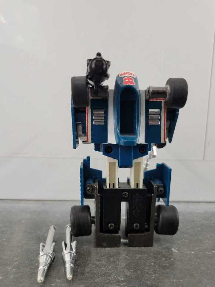 Mirage 1st Robot Mode 1984 Cars - Hasbro (1984) action figure collectible - Main Image 4