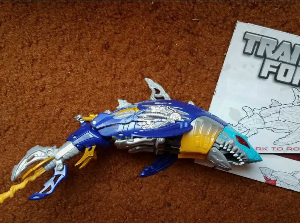 Sky Byte Sky-Byte Skybyte Robot Mode - Hasbro (Generations) action figure collectible - Main Image 2