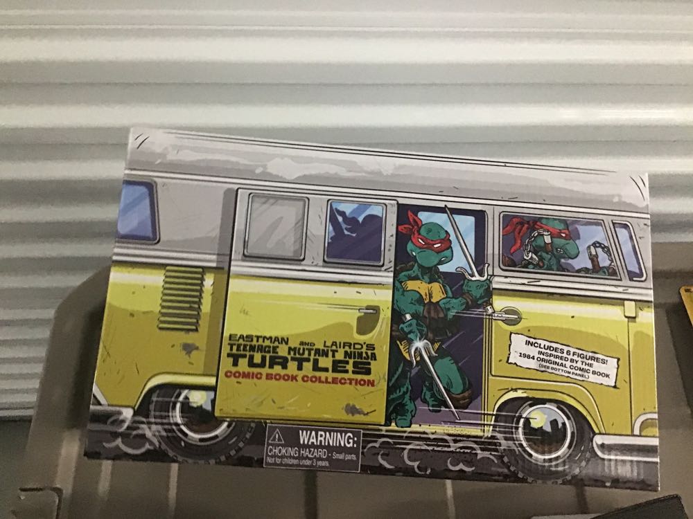 TMNT Comic Book Collection - Playmates (TMNT Original Comic series) action figure collectible [Barcode 043377813408] - Main Image 2