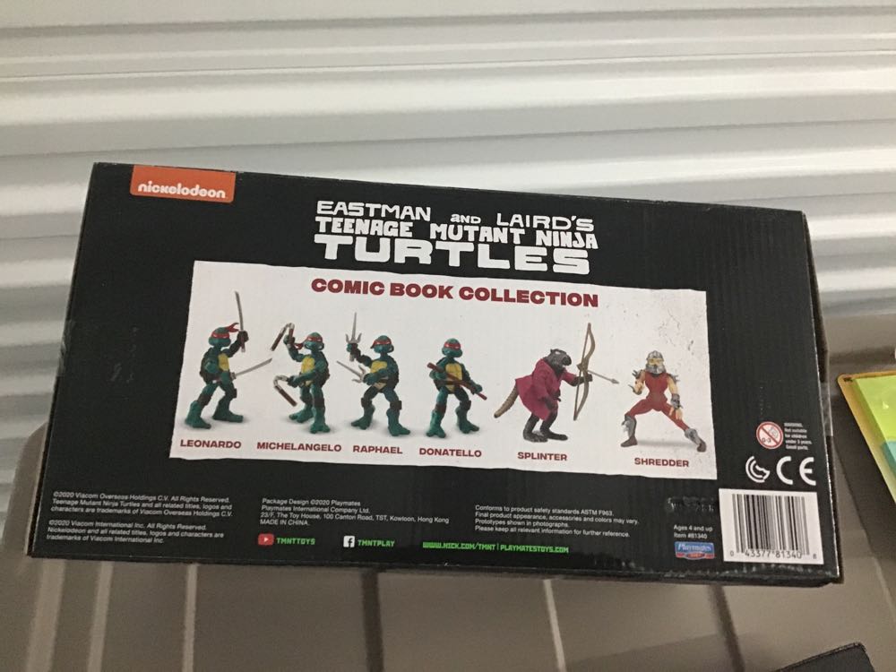 TMNT Comic Book Collection - Playmates (TMNT Original Comic series) action figure collectible [Barcode 043377813408] - Main Image 3
