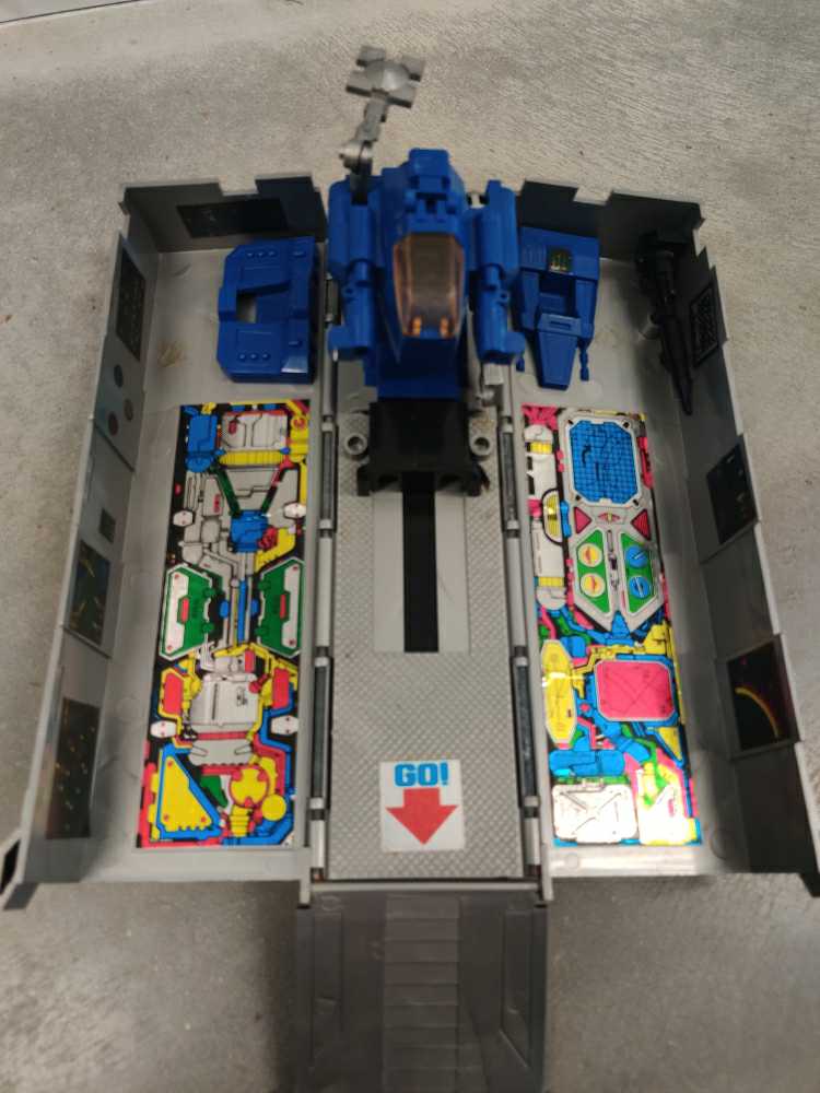 Optimus Prime Leader 7th Truck Mode Light Blue Missing Roller, 2 Black Missiles, Gas Pump And Hose - Hasbro (1984) action figure collectible - Main Image 3