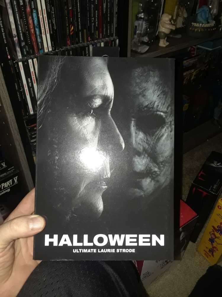 NECA ultimate laurie strode - Neca action figure collectible [Barcode 63441260] - Main Image 1