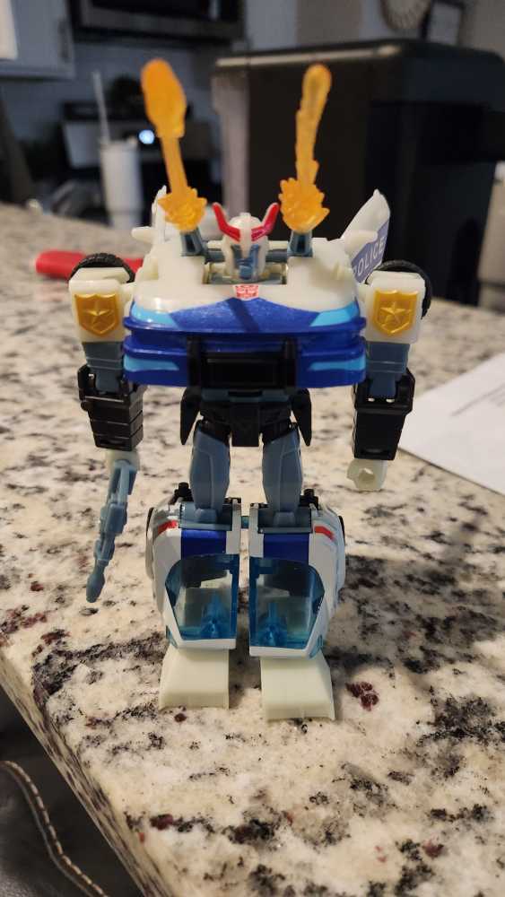 Bumblebee Cyberverse Adventures Deluxe Prowl  action figure collectible [Barcode 5010993767007] - Main Image 2