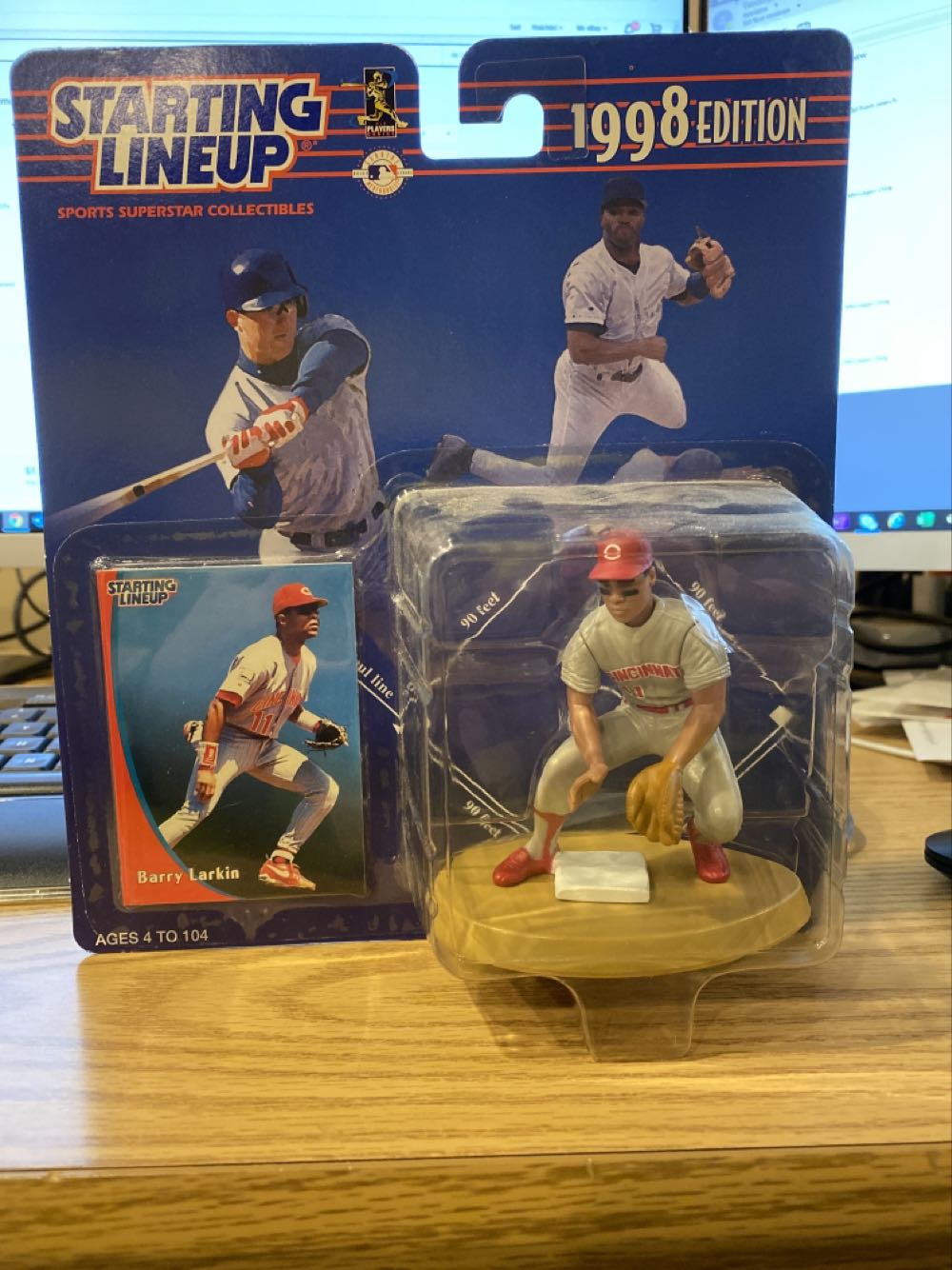 Edition~ Starting Lineup~ Barry Larkin~ Cincinnati Reds Barry Larkin Starting Lineup W Card ~ New  action figure collectible [Barcode 076281714967] - Main Image 2