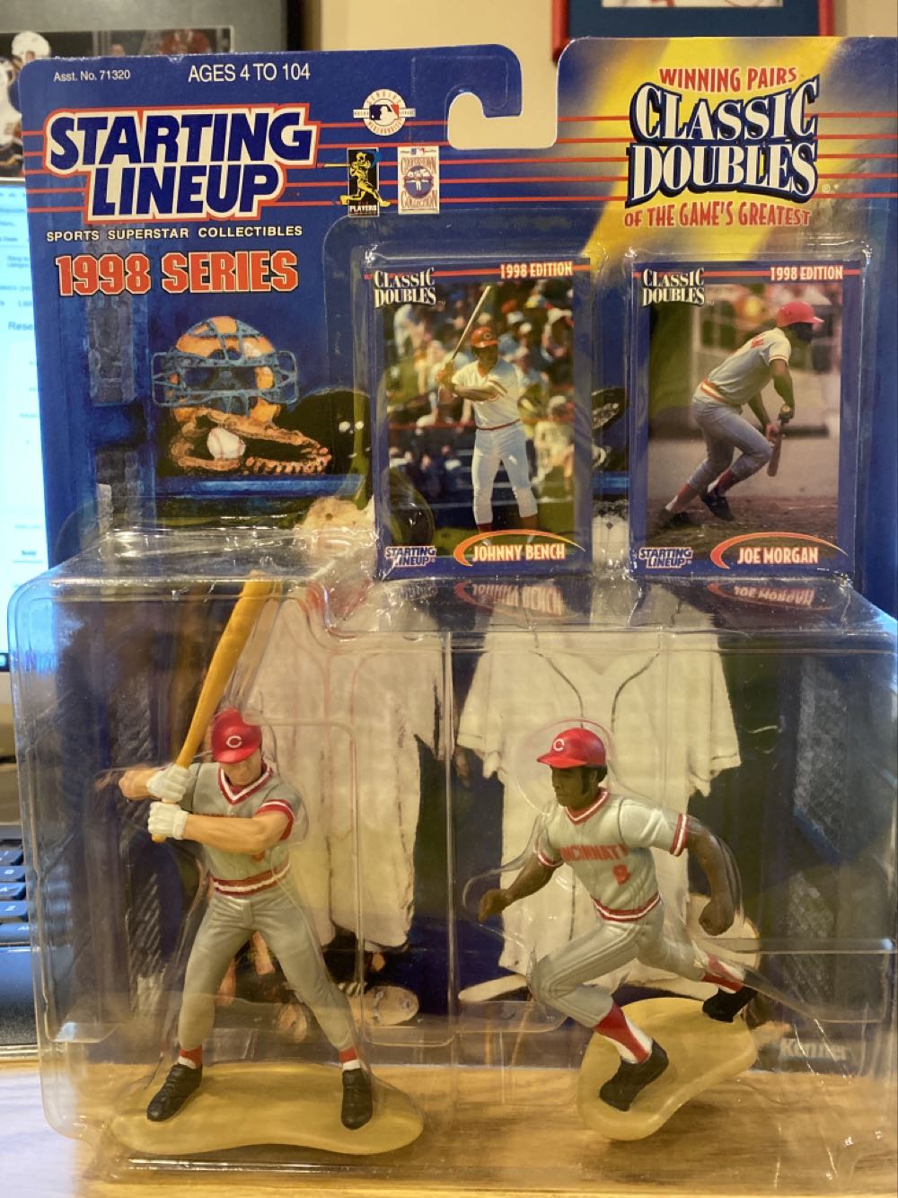 Starting Lineup Johnny Bench & Joe Morgan Cincinnati Reds - Kenner (Starting Lineup Classic Doubles) action figure collectible [Barcode 076281715292] - Main Image 2