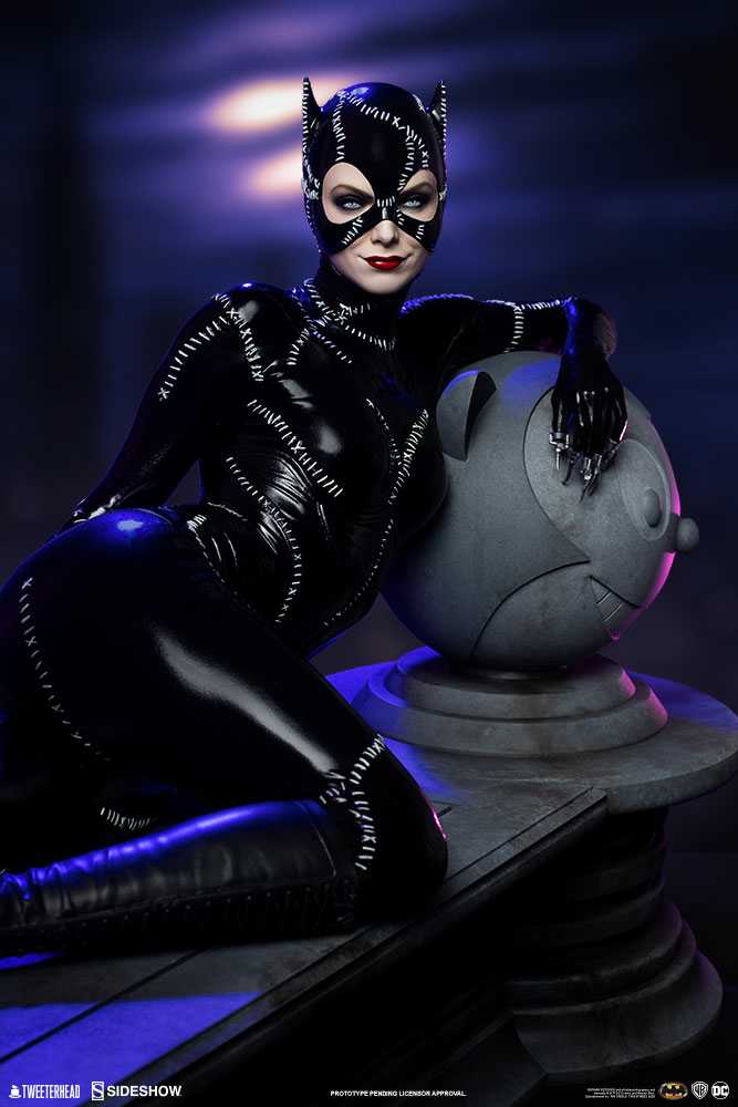 Catwoman, Batman Returns Maquette - Tweeterhead (Batman Returns (1989)) action figure collectible - Main Image 1