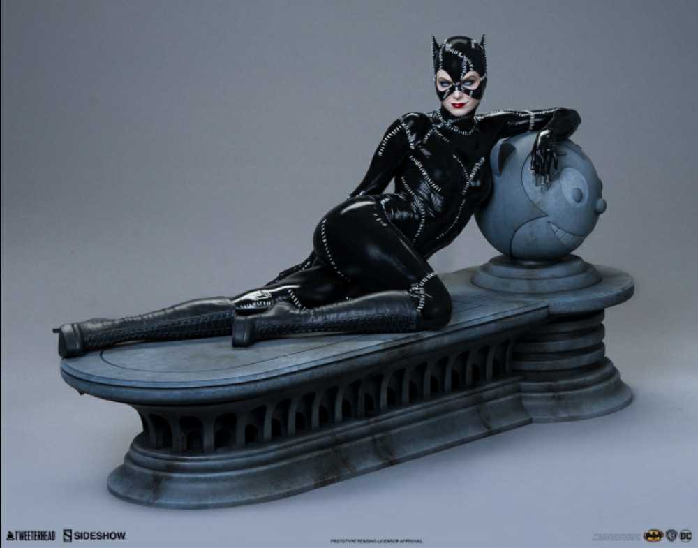 Catwoman, Batman Returns Maquette - Tweeterhead (Batman Returns (1989)) action figure collectible - Main Image 4