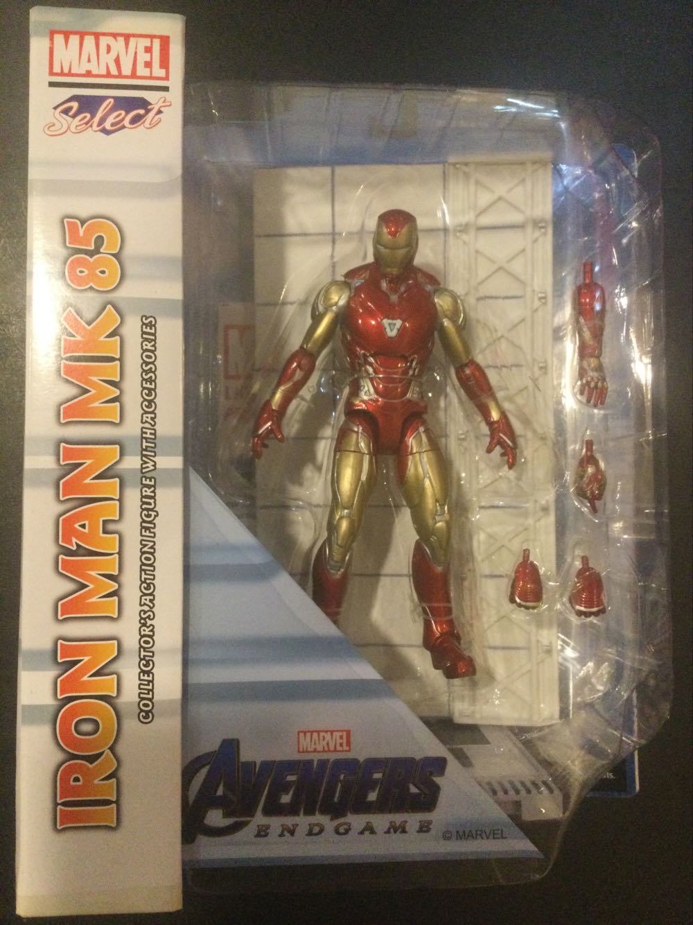 Iron Man Mark 85 (Avengers: Endgame) (Disney Store Exclusive) - Diamond Select Toys (Marvel) action figure collectible [Barcode 699788834862] - Main Image 3