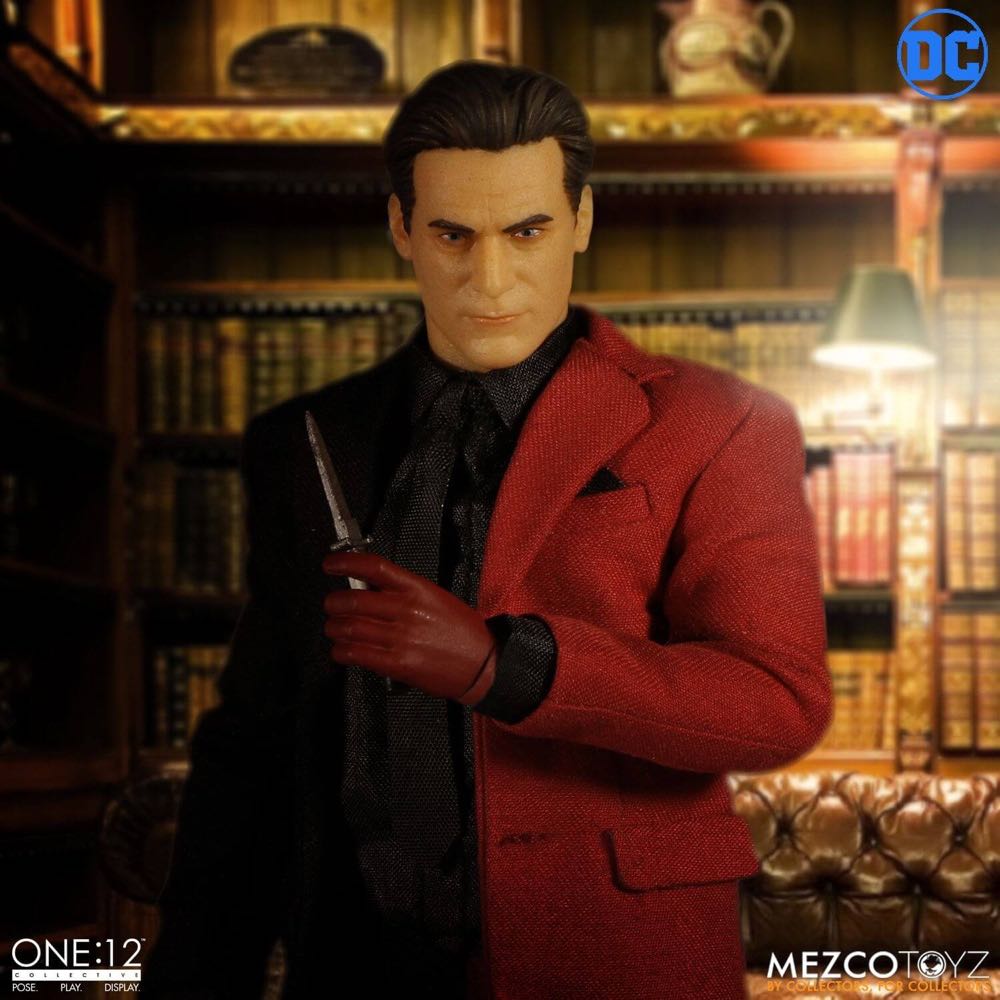 Mezco One:12 Collective - DC Universe: Two-Face 6” Action Figure - Mezco Toyz (One:12 Collective - DC Universe) action figure collectible [Barcode 696198764406] - Main Image 2