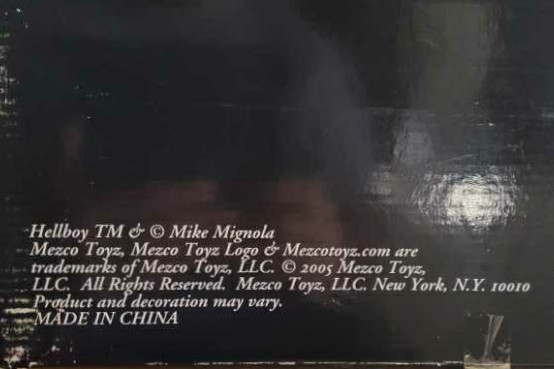 HellBoy - Mezco Toyz (Hellboy) action figure collectible [Barcode 696198161007] - Main Image 3