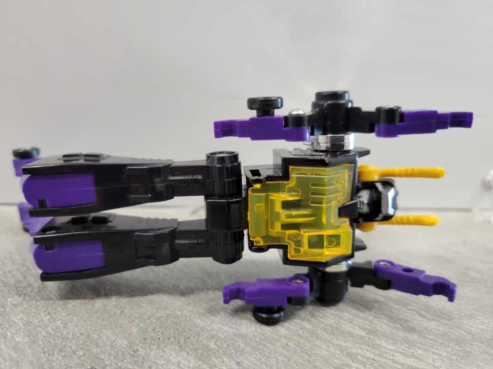 Kickback 3rd (Insect Mode) Insecticon  - Hasbro (1985) action figure collectible - Main Image 3