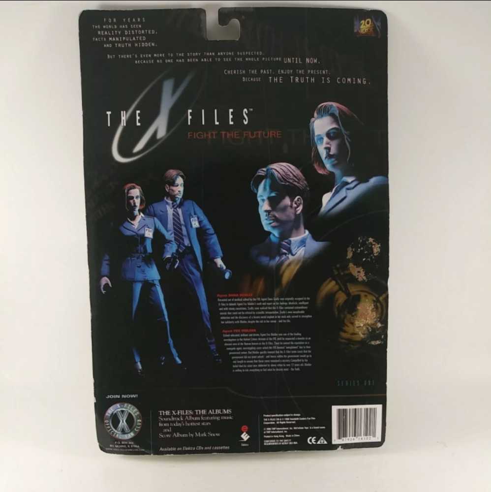 Dana Scully, Agent - Mcfarlene Toys (The X-files) action figure collectible [Barcode 787926161021] - Main Image 2