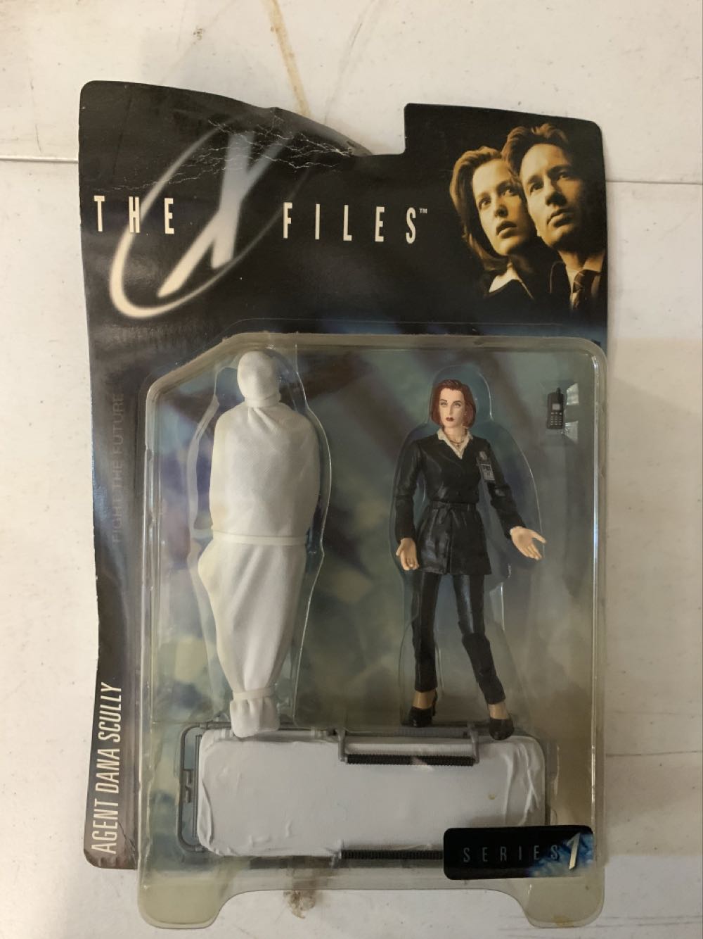 Dana Scully, Agent - Mcfarlene Toys (The X-files) action figure collectible [Barcode 787926161021] - Main Image 3