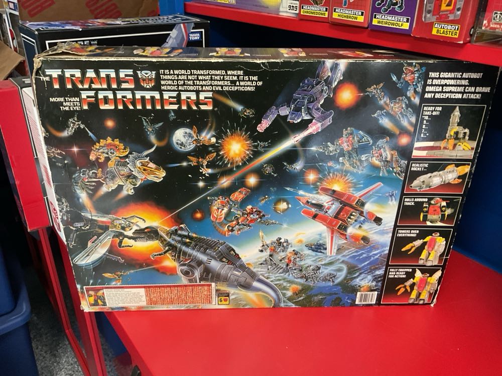 Transformers G1 Omega Supreme - Hasbro (Autobots) action figure collectible [Barcode 038976058107] - Main Image 2