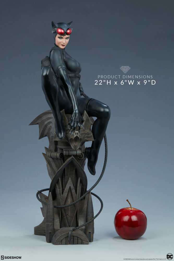 Catwoman, DC Comics Premium Format (1:4) - Sideshow Collectibles (DC Comics) action figure collectible - Main Image 4