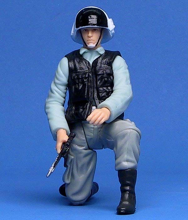 Rebel Trooper (Tantive IV Defender) - Hasbro (Star Wars - Saga 2002) action figure collectible [Barcode 076930849934] - Main Image 3