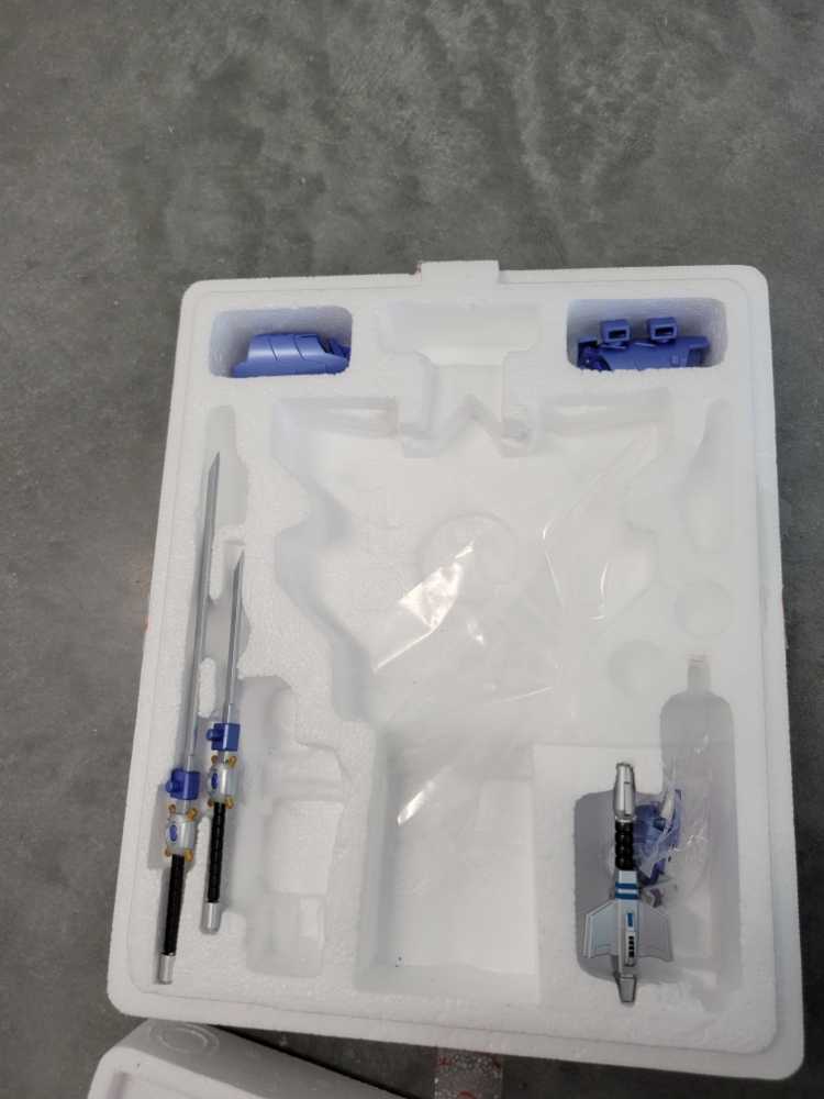 Cyclonus FT-29 (Quietus) - Fans Toys (Masterpiece 1986) action figure collectible - Main Image 3